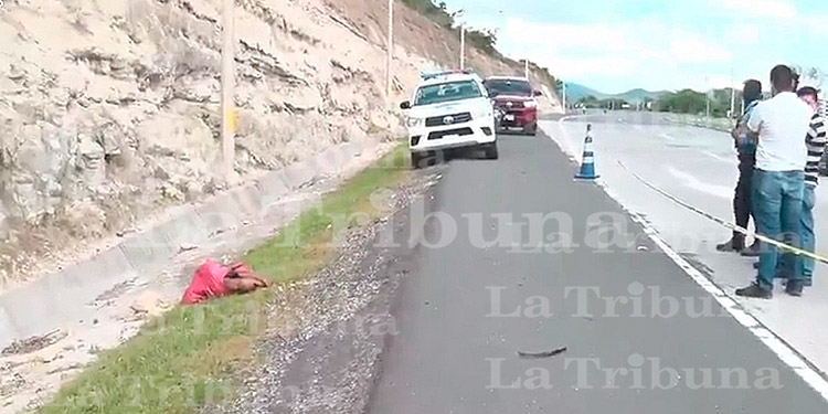 Hallan a un encostalado en carretera CA-5