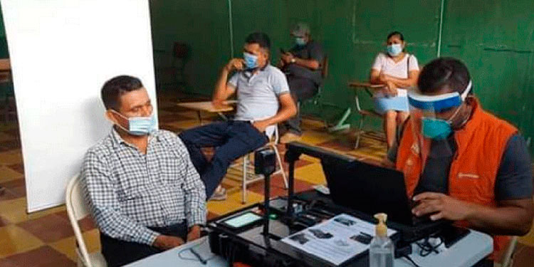 Políticos inquieren por el contrato de adjudicación de la tarjeta de identidad