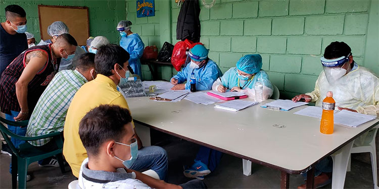 Más de 500 privados de libertad reciben evaluación medica