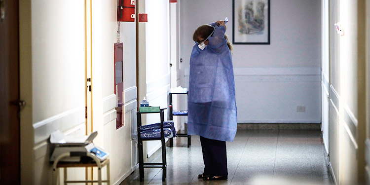 Hospital permite dar el último adiós a los enfermos de COVID-19