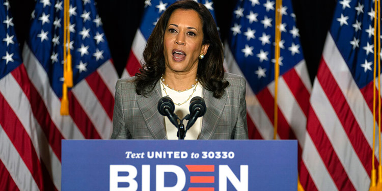 Para Kamala Harris el recuerdo de su madre guía su carrera