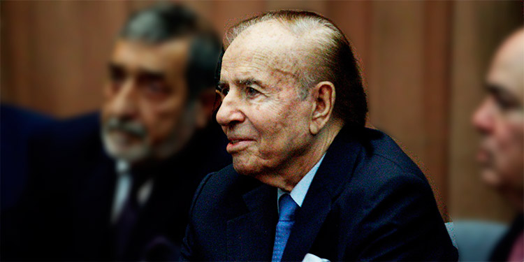 Realizan prueba de COVID-19 al expresidente argentino Carlos Menem
