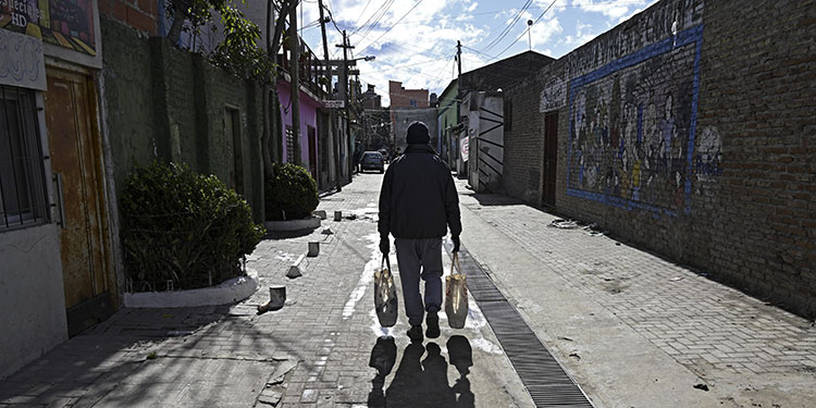 OMS espera que "soluciones sofisticadas" eviten volver a los confinamientos