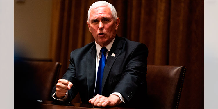 Pence dice que pandemia está a la baja en Florida durante mitin sobre aborto