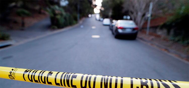 Una fiesta en una mansión en colinas de Hollywood termina con tiroteo fatal