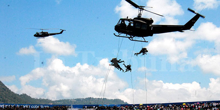 FF. AA. honrarán a la Patria con show aéreo