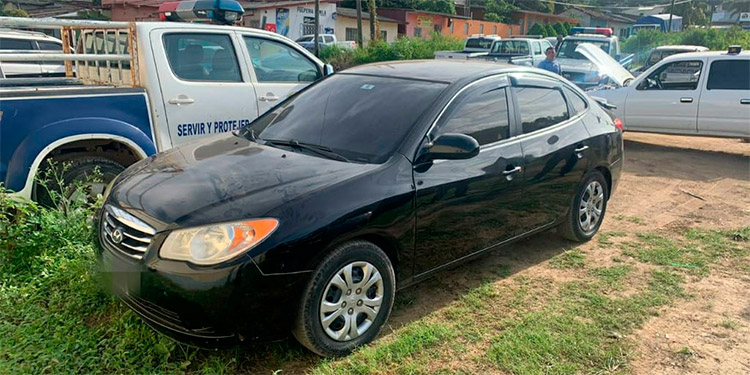 Lo atrapan en posesión de cocaína, auto y L10,126