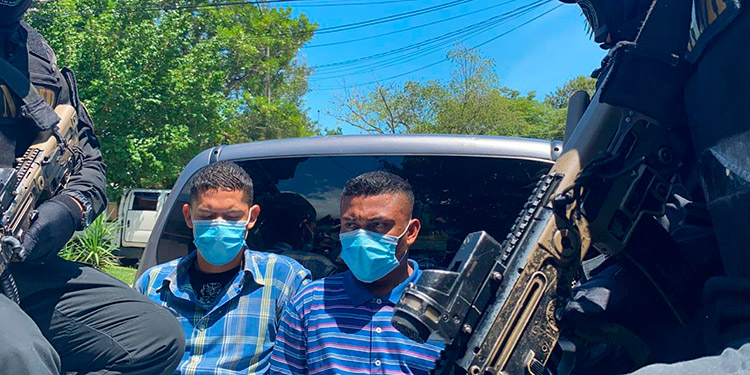 A la cárcel envían a 5 extorsionadores
