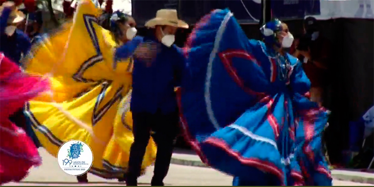 FFAA celebran a la patria con una ceremonia en el Campo de Parada Marte