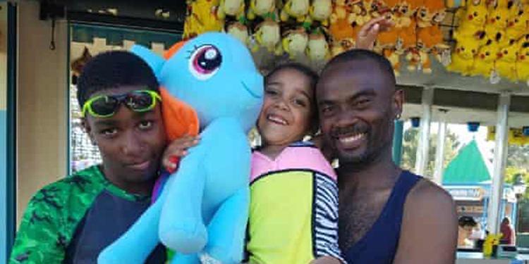 Familia de afroamericano muerto a manos de policía en EEUU recibe 6 millones