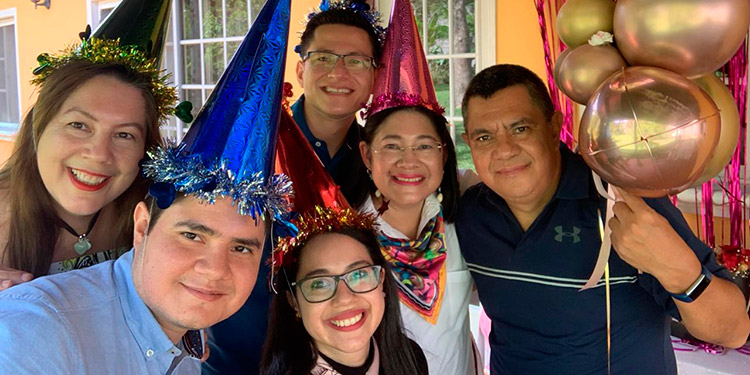 Bendiciones y buenos deseos para Cristina de Cortés
