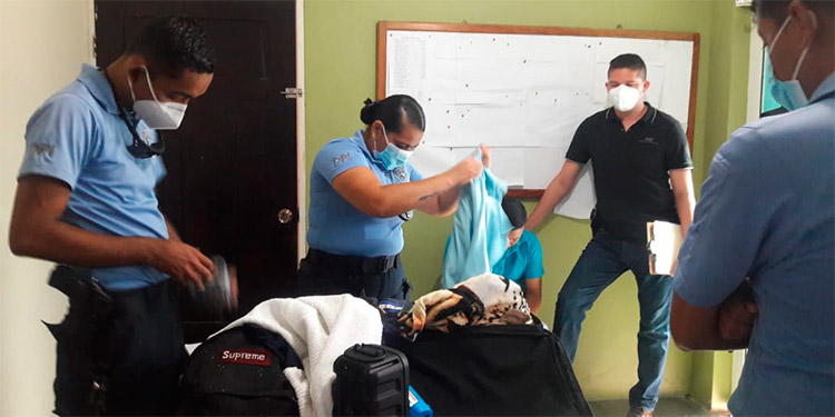 Agente penitenciario apresado cuando intentaba meter drogas