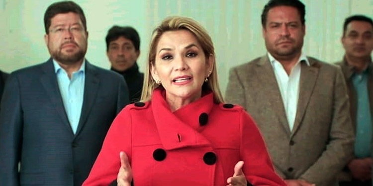 Presidenta de Bolivia renuncia a su candidatura