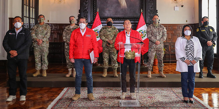 Jefe de Congreso buscó involucrar a militares en juicio a Vizcarra