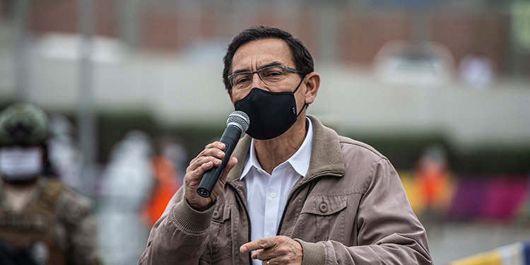 Constitucional confirma juicio de destitución contra presidente de Perú
