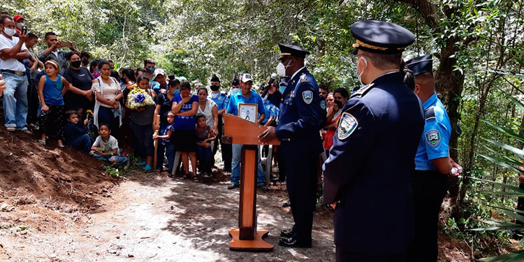 Con honores despiden a “Tigre” caído en tiroteo con maleantes
