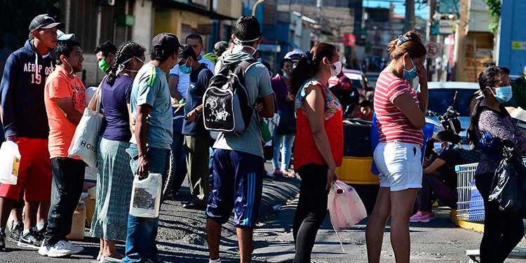 Ingresan más de 60 pacientes por virus