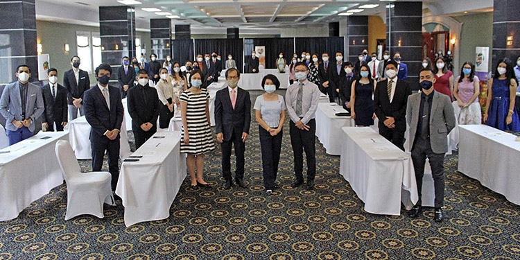 Embajada de Taiwán entrega becas a 45 jóvenes hondureños