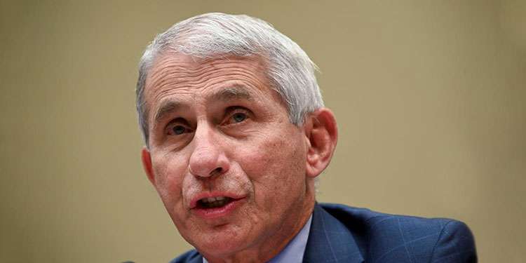 Fauci avisa que la inmunidad de las vacunas puede decaer tras uno o dos años
