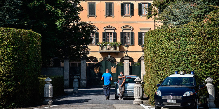 Positivo al coronavirus también dos hijos de Berlusconi y su nueva novia