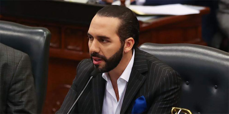 Bukele recibe advertencias de gobierno y de congresistas de EEUU por trato a prensa