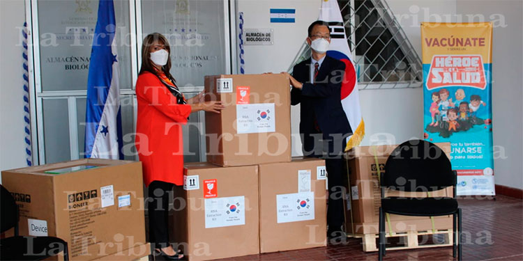 Corea del Sur entrega equipo médico a Honduras