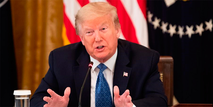 Trump dice que pagó millones al fisco sin aportar pruebas tras escándalo