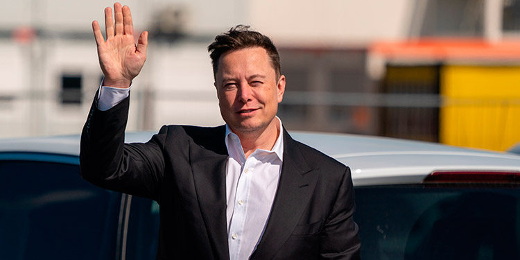 Elon Musk promete una nueva batería para Tesla con más capacidad y alcance