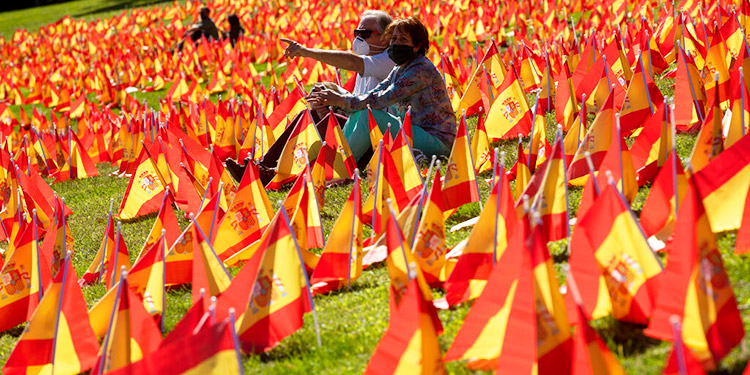 Realizan homenaje a las víctimas del coronavirus en España