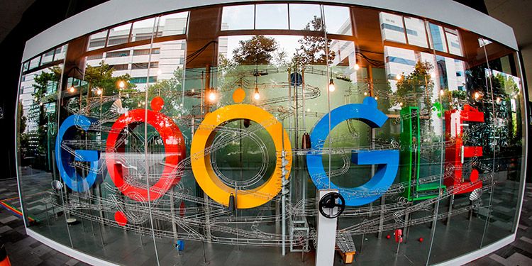 Google se compromete a consumir solo energía limpia en 2030