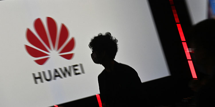Huawei insiste en su "compromiso" con Europa mientras se cuestiona su 5G