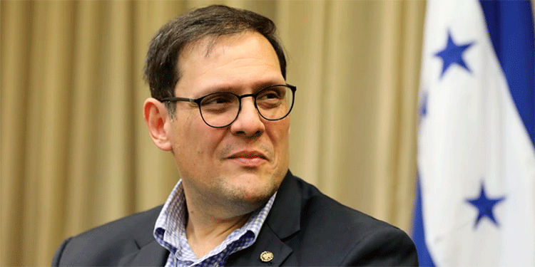 Fiscalía cita a canciller Rosales y al jefe de la FAH