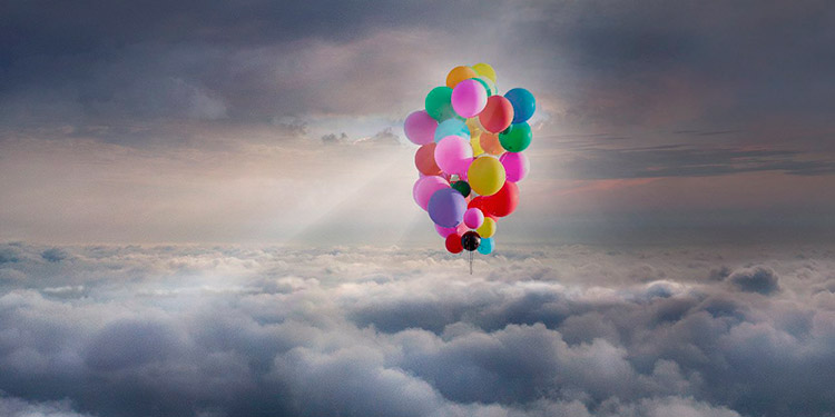 Mago vuela a casi 25,000 pies de altura con 52 globos de helio (Video)