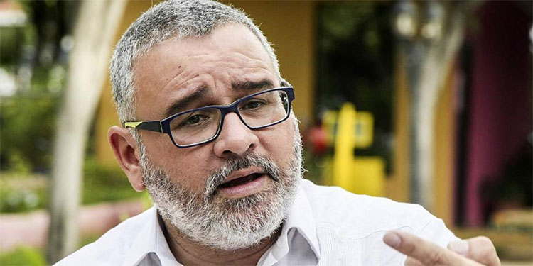 Ordenan arrestar a expresidente salvadoreño Funes por tregua con pandillas