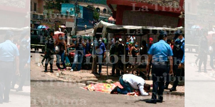 Desde carro en marcha matan a joven en la colonia San Miguel