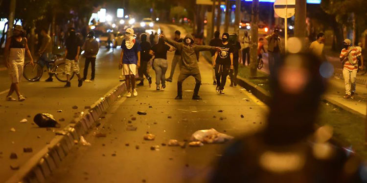 Siete muertos en noche violenta en Colombia en protestas contra la Policía