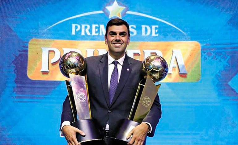 FIFA veta de por vida a presidente de Olimpia por amaño