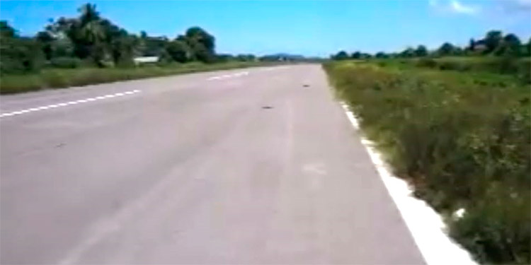 Abandonado el aeropuerto teleño