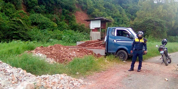 AMDC decomisa vehículos por botar desperdicios de construcción en áreas prohibidas