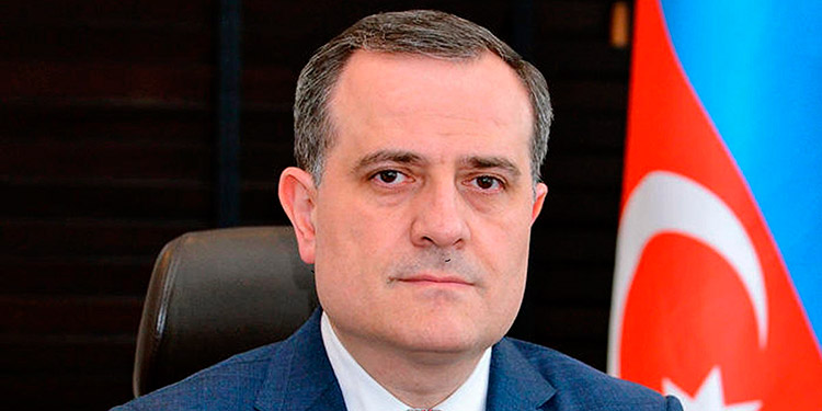 Azerbaiyán advierte a Armenia que sólo habrá paz cuando acabe la ocupación