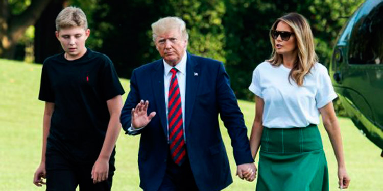Hijo menor de Donald Trump positivo al COVID-19