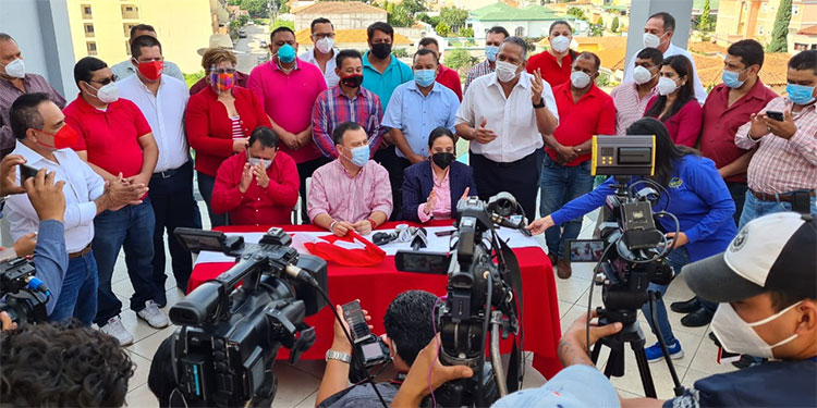 Banegas presenta estructuras en Francisco Morazán