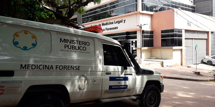 Salen dos equipos forenses de Tegucigalpa a SPS para atender muertes en inundaciones