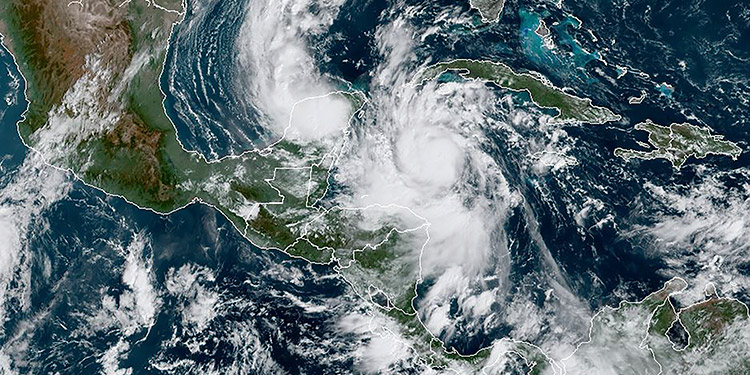 Delta avanza rumbo a México como un ‘peligroso’ huracán de categoría 4
