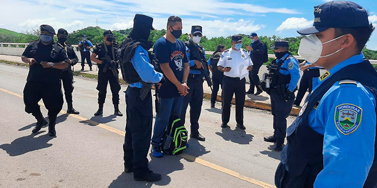 Honduras entrega en custodia a salvadoreño