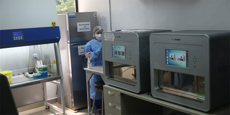 Equipan el Laboratorio de Biología Molecular