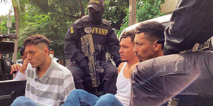 Prisión preventiva a tres extorsionadores