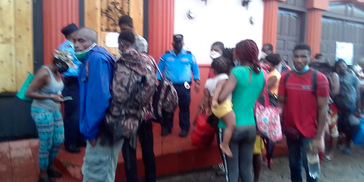 Policía de Fronteras retiene 28 extranjeros entre ellos 7 menores