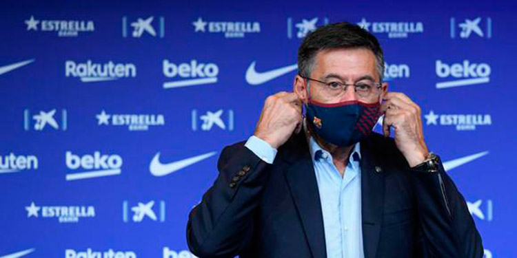El presidente del FC Barcelona Josep Maria Bartomeu anuncia su dimisión (Video)