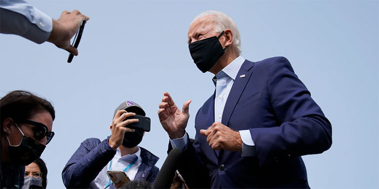 Biden dice que Trump "dio la espalda" a estadounidenses al cerrar negociación para plan de ayuda
